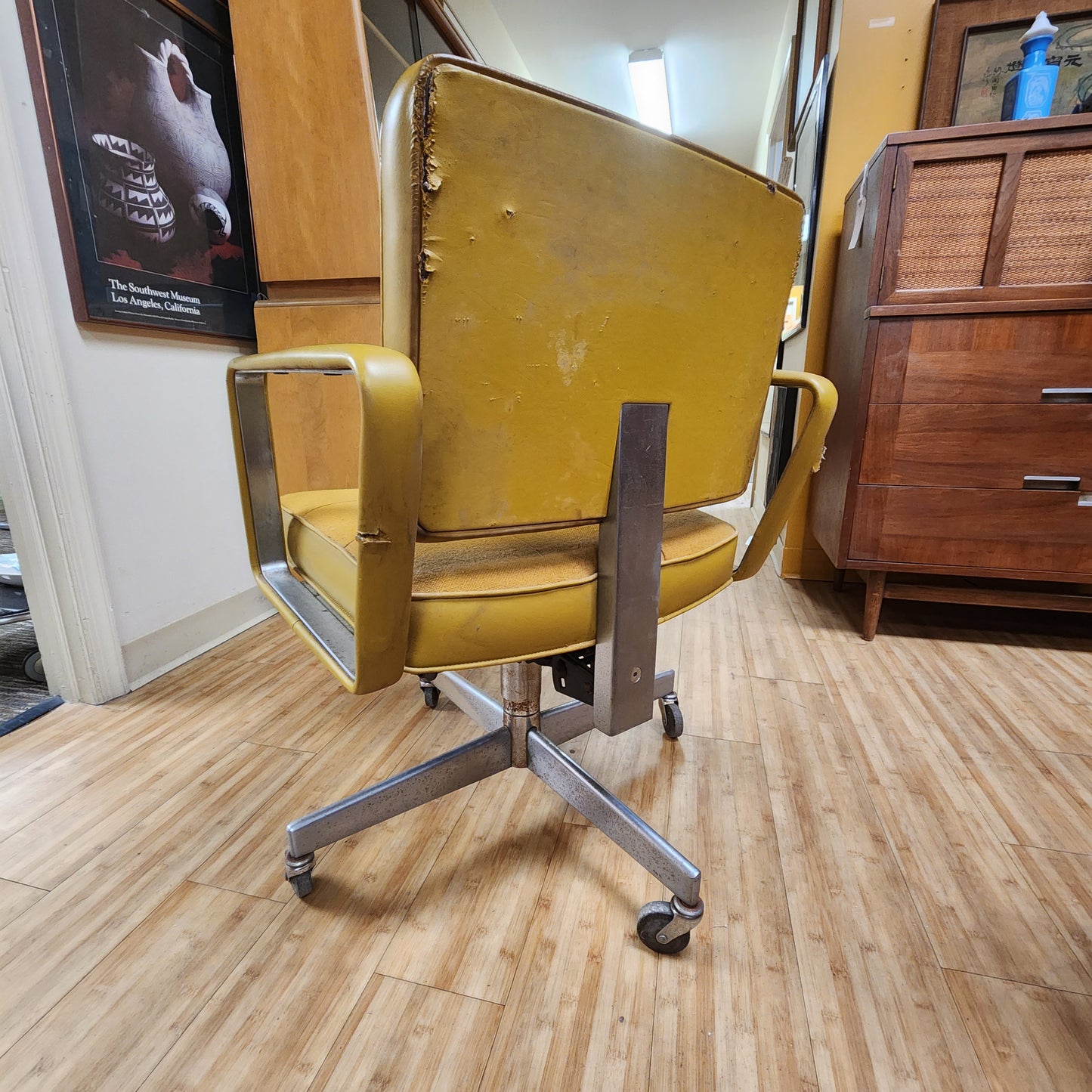 Vintage Shaw-Walker Rolling Arm Chair / Office Chair