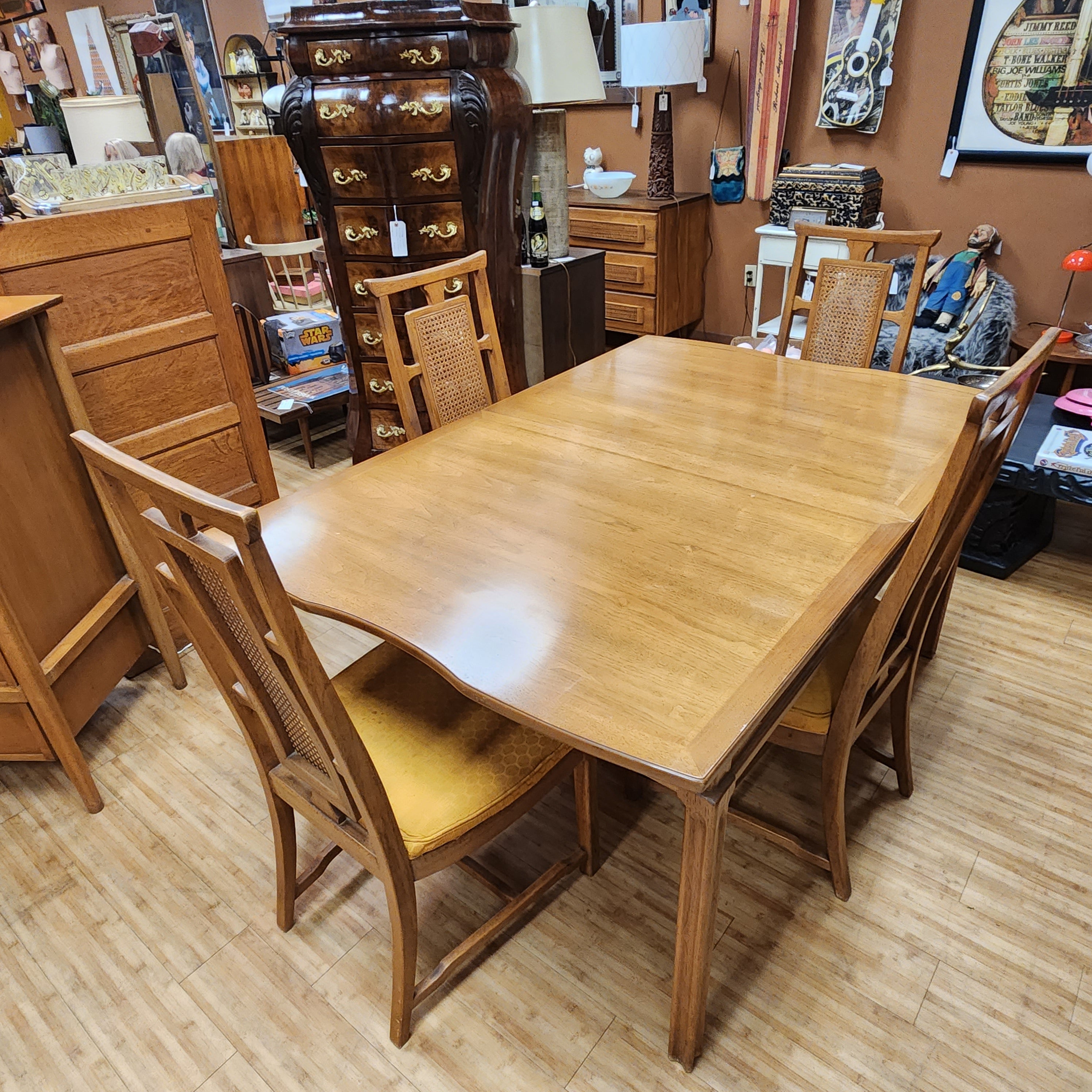 Thomasville discount kitchen table