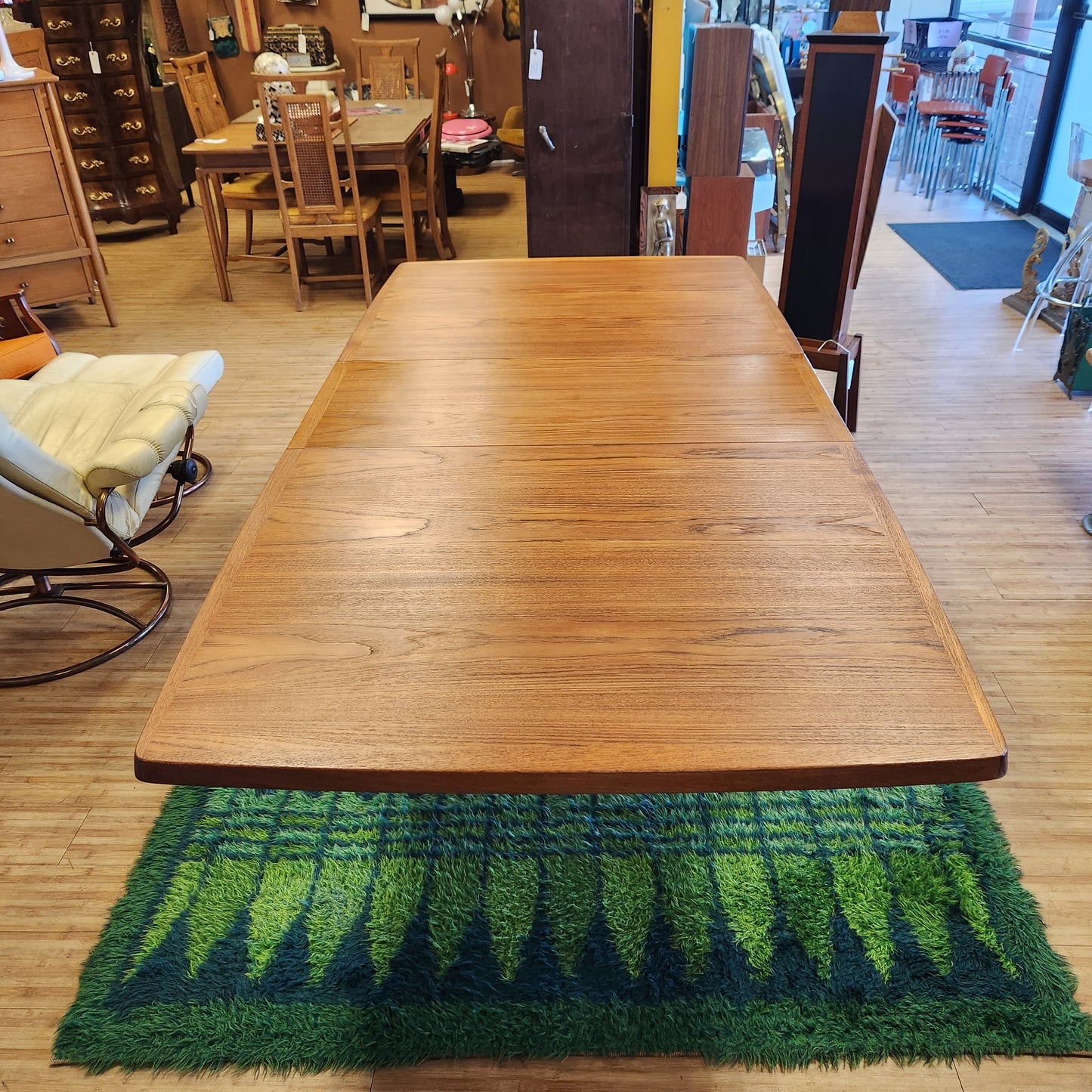 Mid-Century Modern Teak Dining Table With 2 Leaves