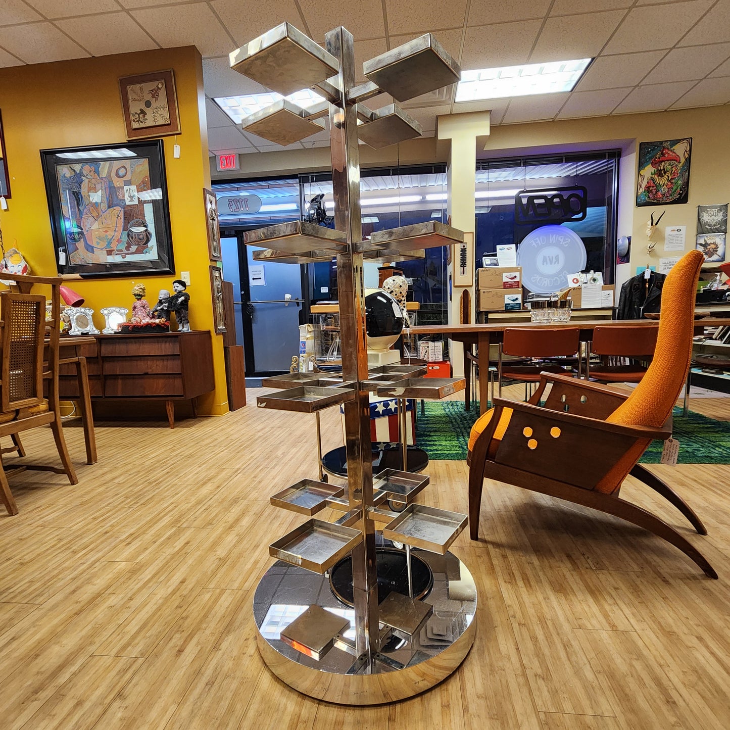 Industrial Chrome Rotating Store Display Fixture Stand
