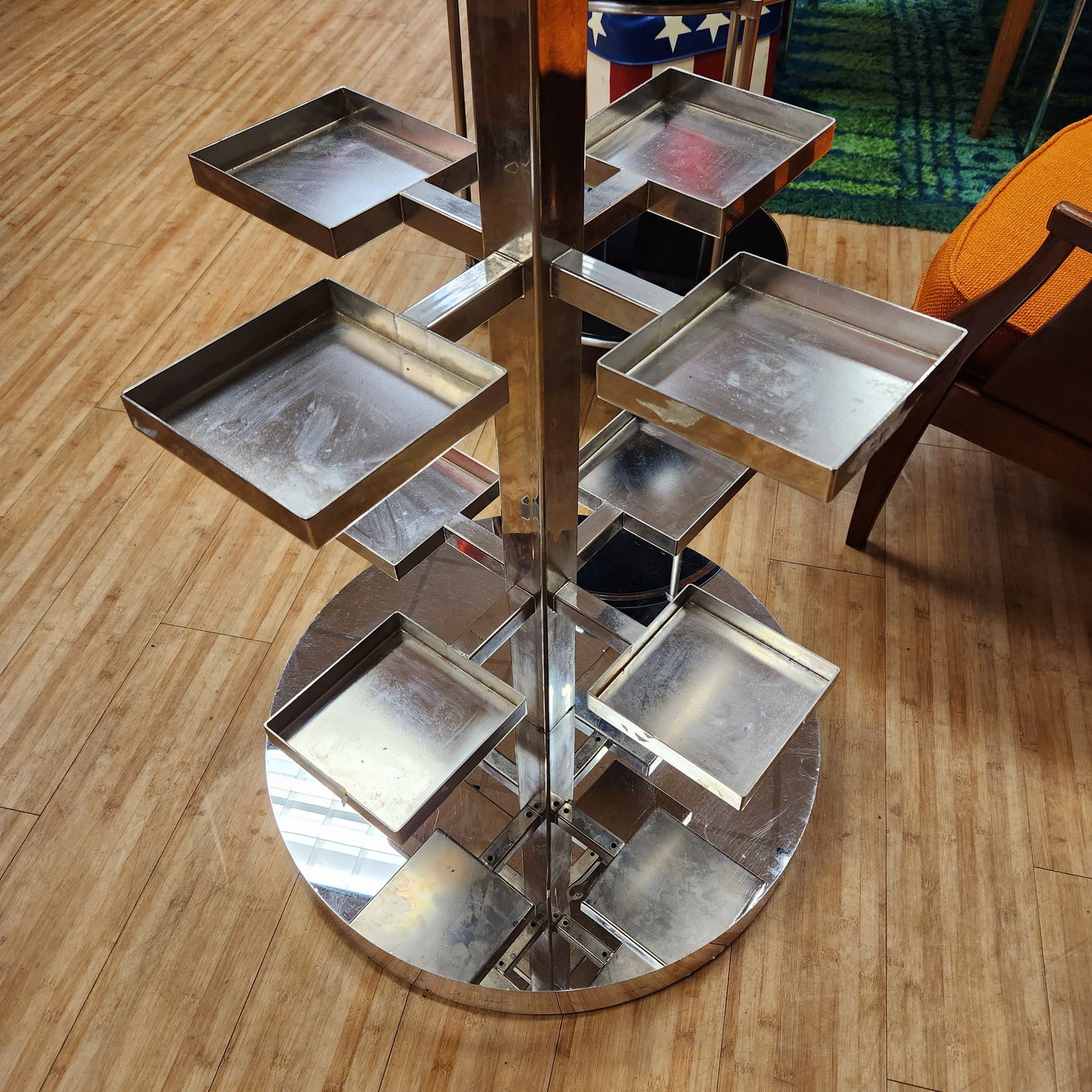 Industrial Chrome Rotating Store Display Fixture Stand