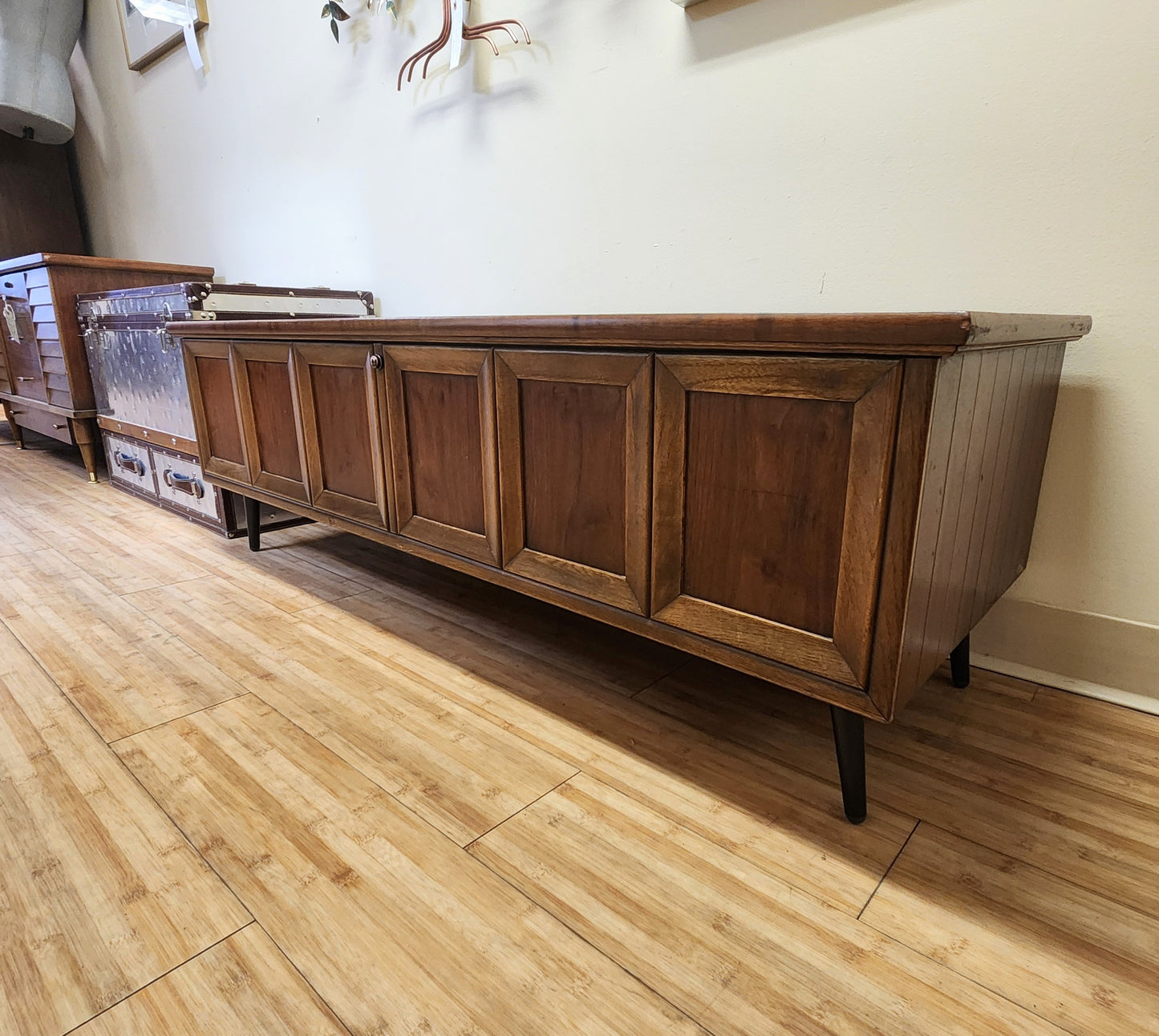 Mid-Century Lane Cedar Storage Chest On Attached Legs