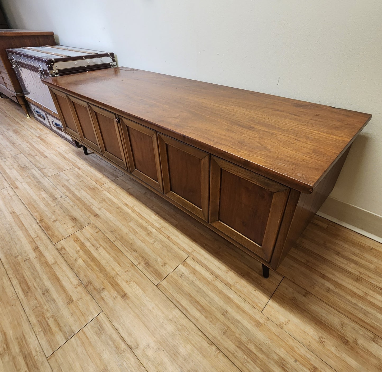 Mid-Century Lane Cedar Storage Chest On Attached Legs