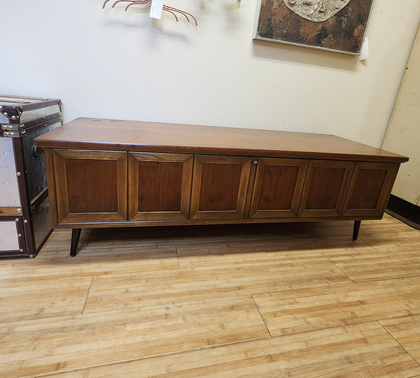 Mid-Century Lane Cedar Storage Chest On Attached Legs