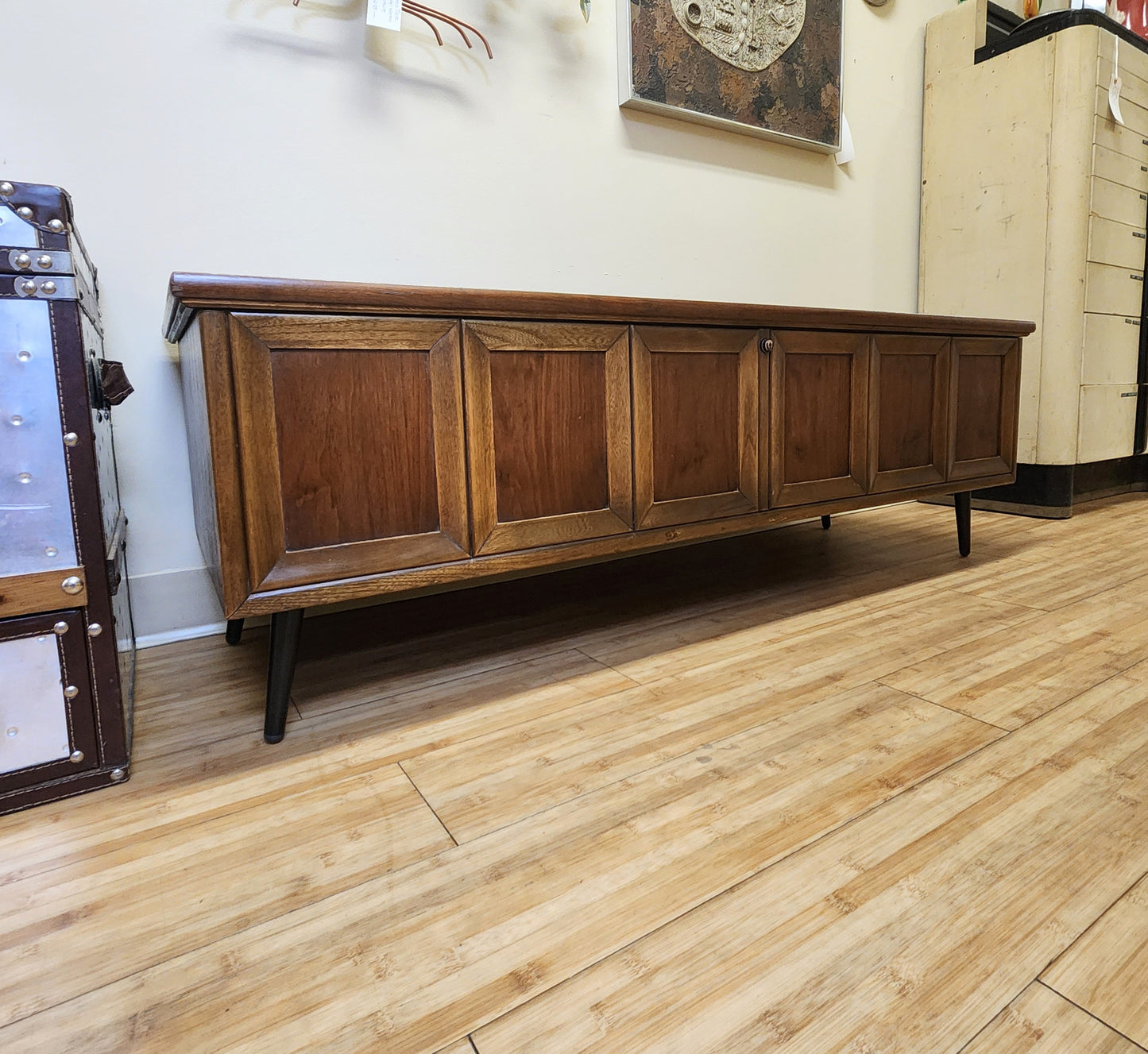 Mid-Century Lane Cedar Storage Chest On Attached Legs