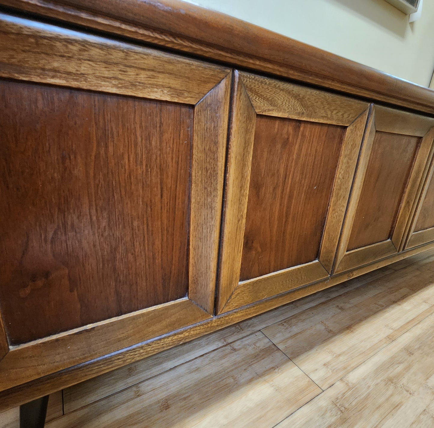 Mid-Century Lane Cedar Storage Chest On Attached Legs