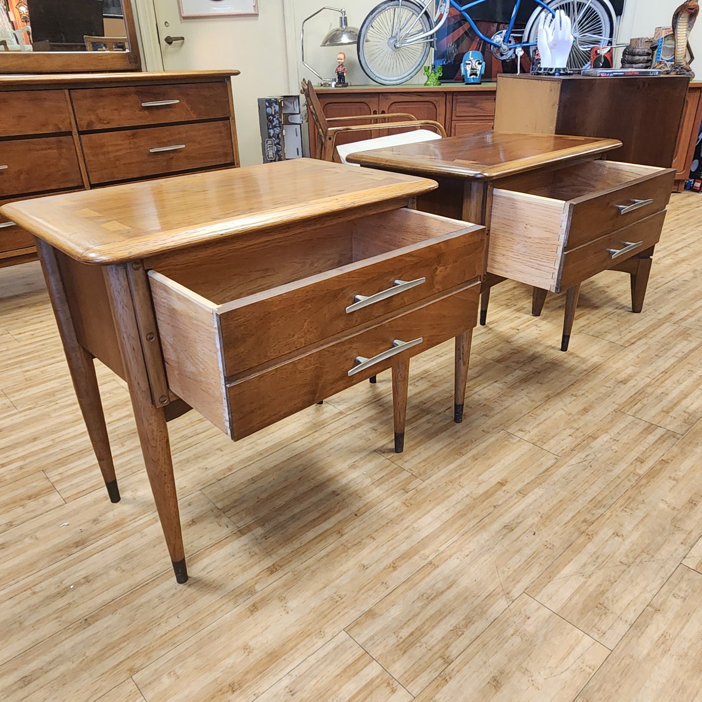 Pair of Lane Acclaim Mid-Century Nightstands/Side Tables