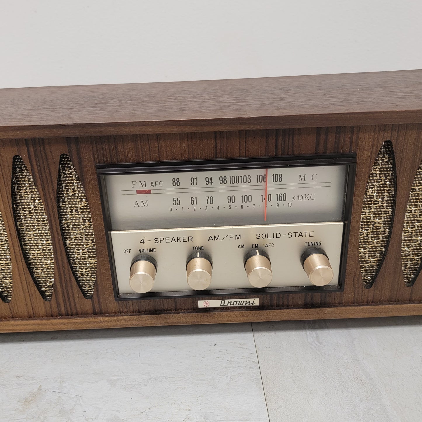 Vintage Browni AM FM Solid State Table Radio