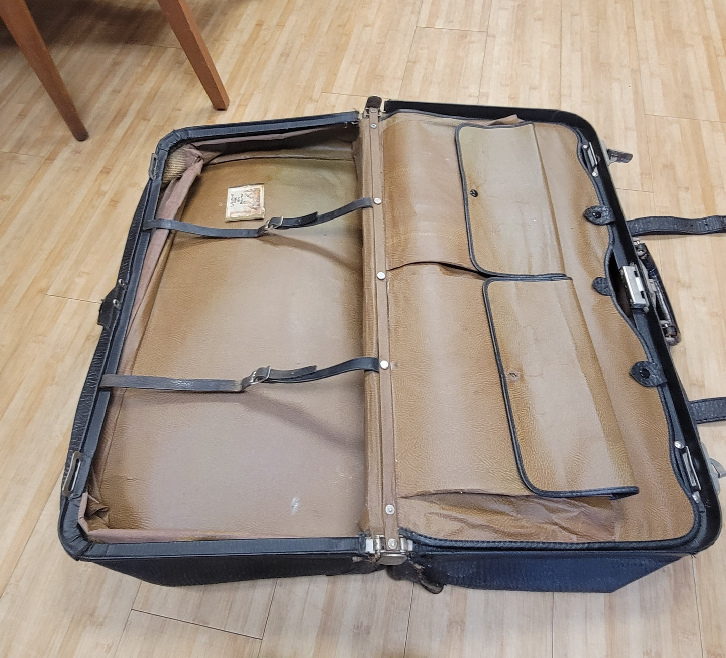 Vintage Walrus Leather Pullman Luggage Suitcase Bag