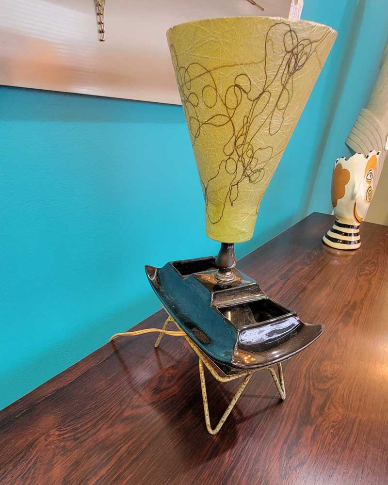 Mid-Century Retro Fiberglass & Ceramic Planter TV Lamp